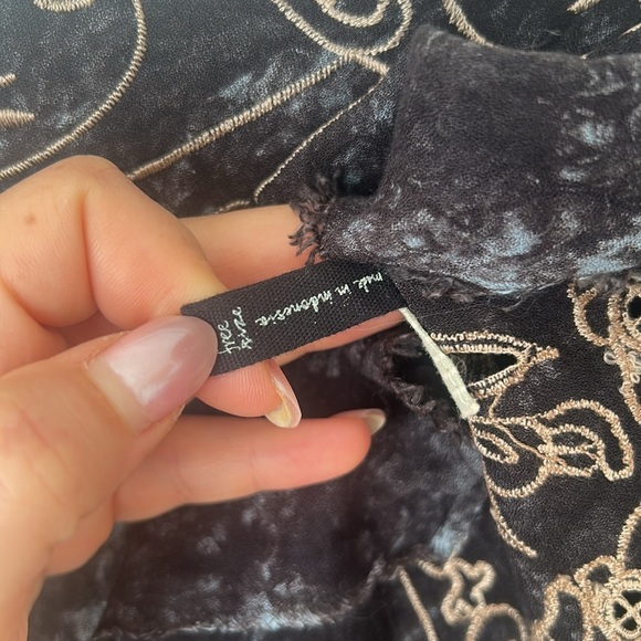 One Teaspoon embroidered tie dye skull scarf wrap sarong - Picture 6 of 7